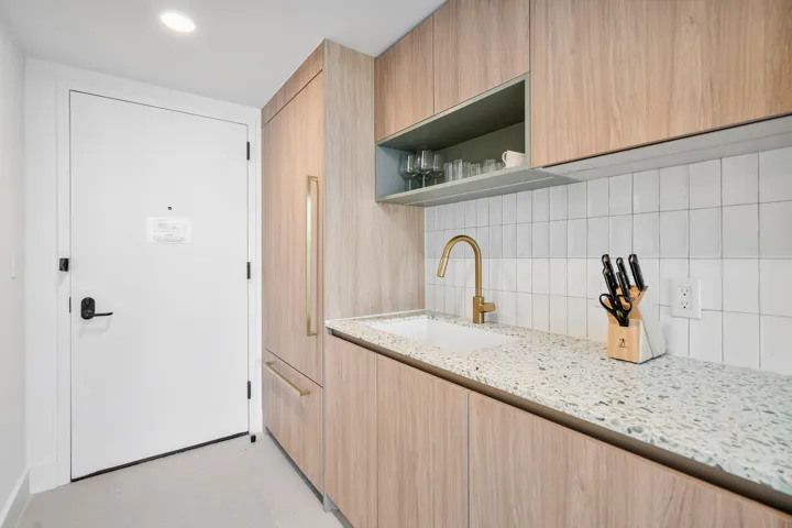 004-601Northeast1stAvenue-Miami-FL-33132