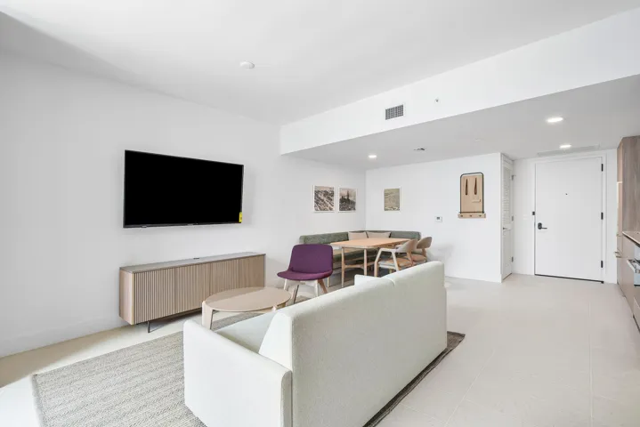 013-601Northeast1stAvenue-Miami-FL-33132