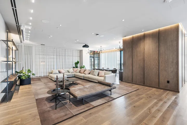 037-601Northeast1stAvenue-Miami-FL-33132