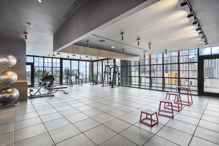 042-601Northeast1stAvenue-Miami-FL-33132