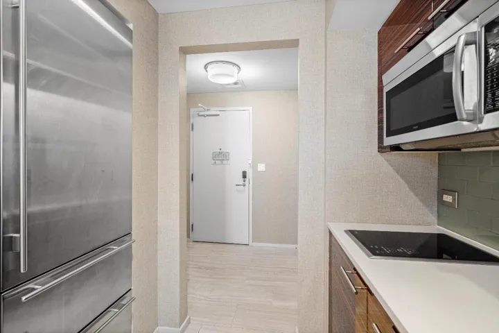 010-551NorthFortLauderdaleBeachBoulevard