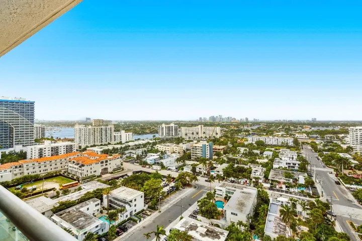 022-551NorthFortLauderdaleBeachBoulevard