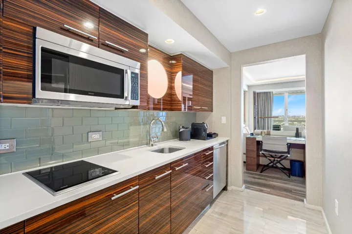 011-551NorthFortLauderdaleBeachBoulevard