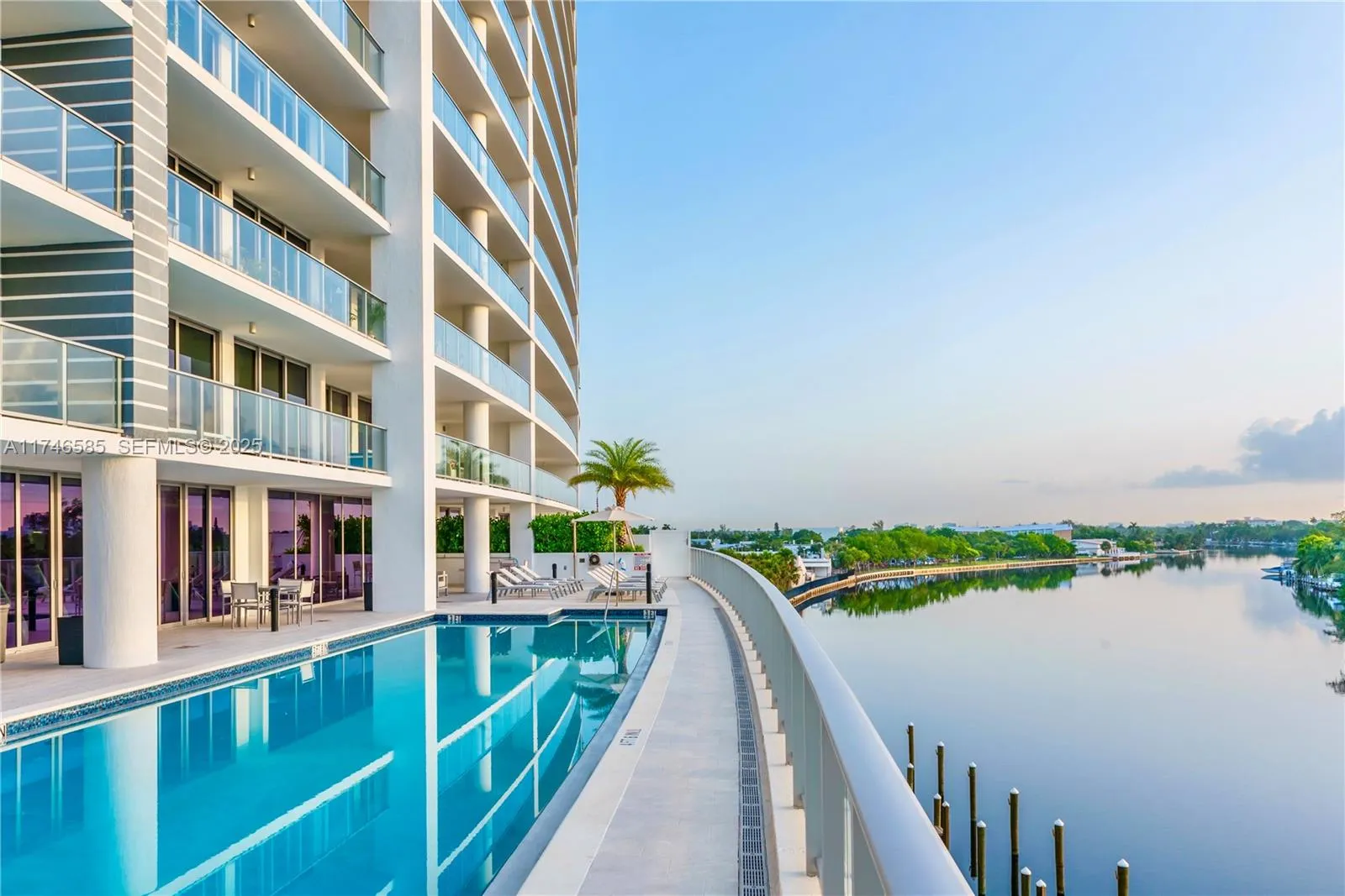 Morning Sun - Heated Lap Pool Overlooking Middle River