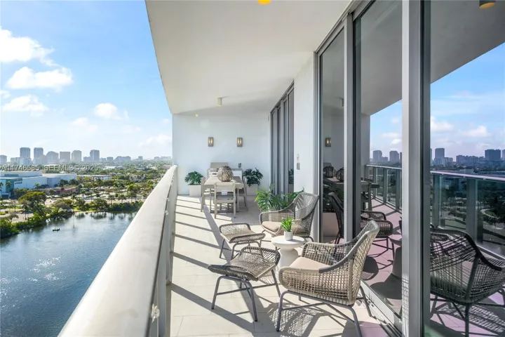Huge Terrace with BBQ