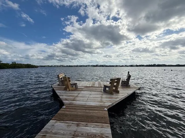 Dock