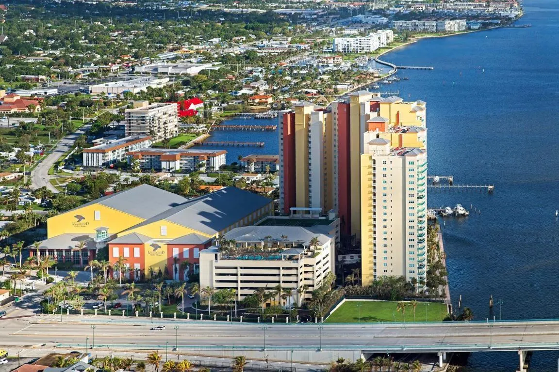 2650 Lake Shore Dr Unit 1602-large-002-0