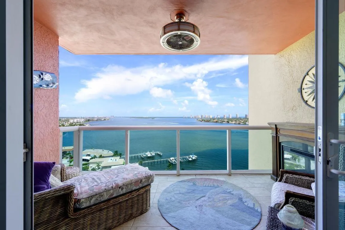 2650 Lake Shore Dr Unit 1602-large-019-0