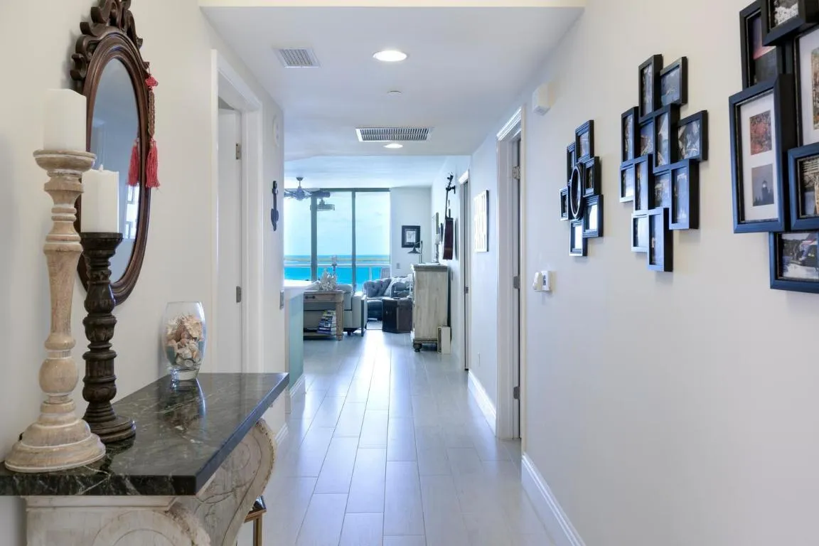 2650 Lake Shore Dr Unit 1602-large-029-0