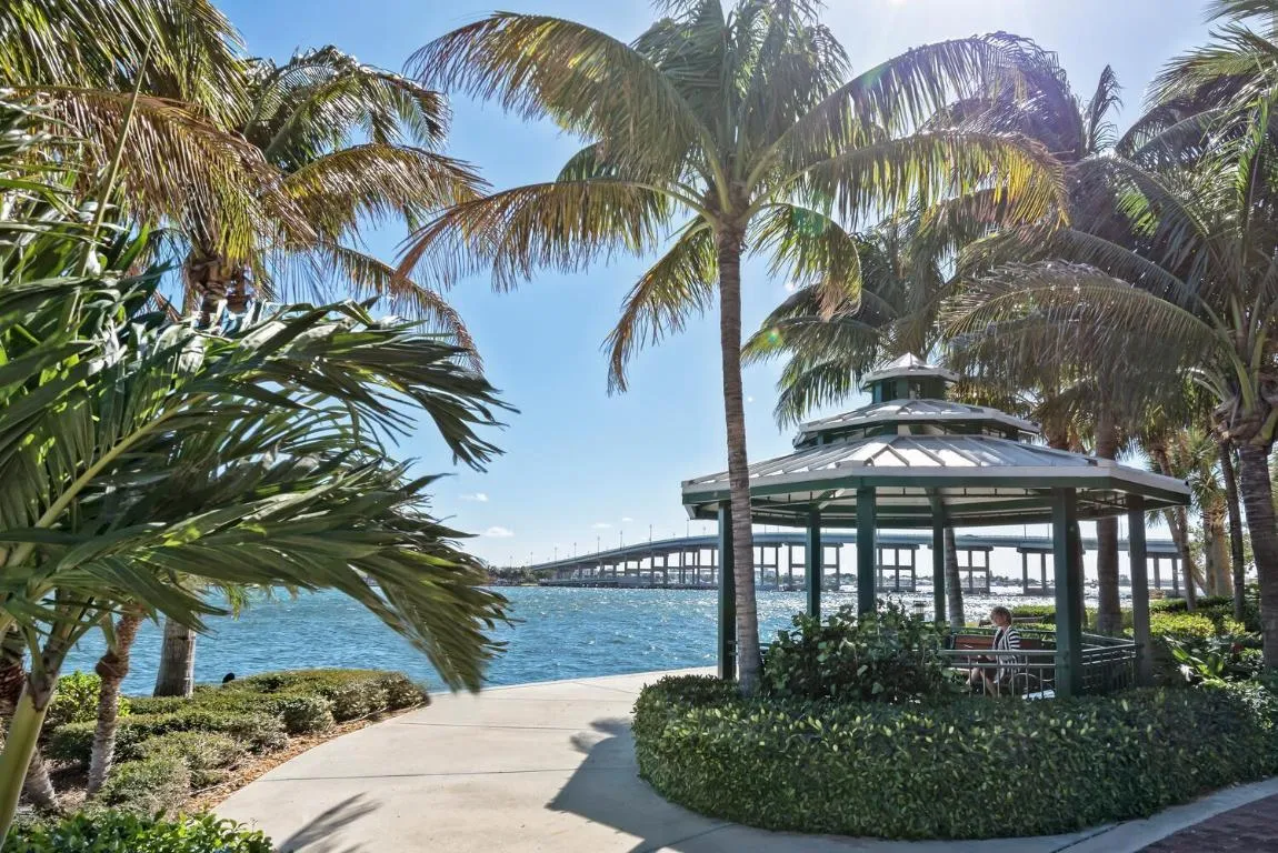 2650 Lake Shore Dr Unit 1602-large-006-0