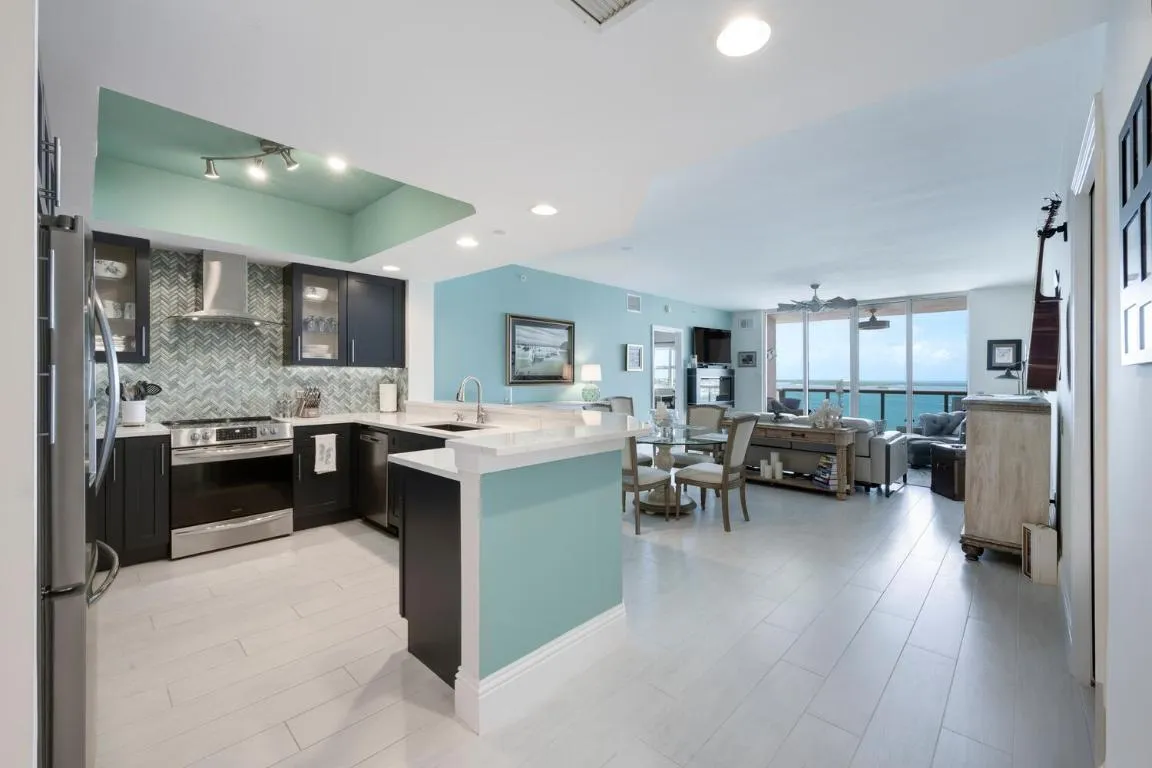 2650 Lake Shore Dr Unit 1602-large-015-0