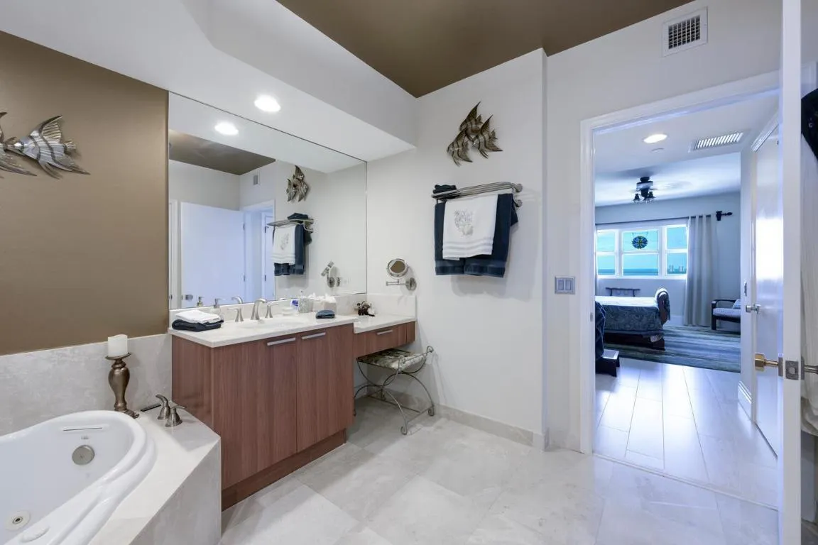 2650 Lake Shore Dr Unit 1602-large-025-0