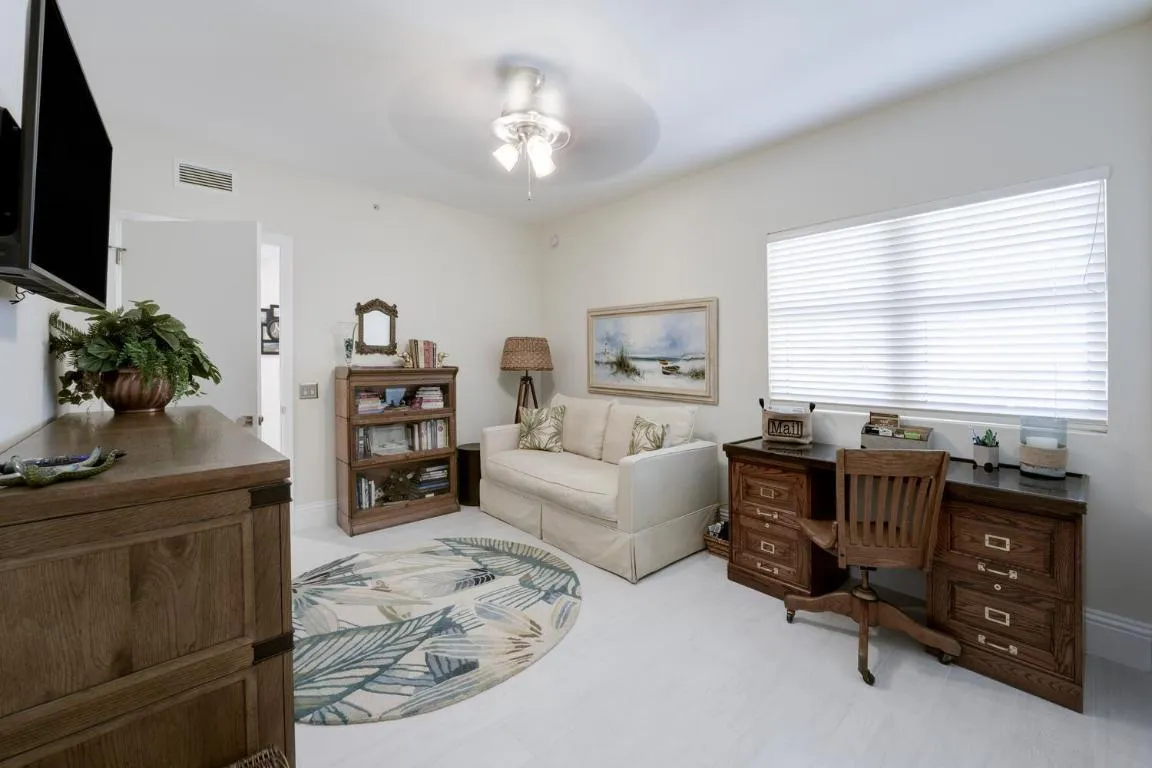 2650 Lake Shore Dr Unit 1602-large-011-0