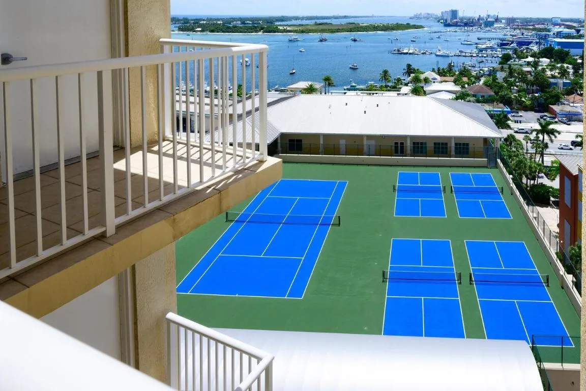 2650 Lake Shore Dr Unit 1602-large-030-0