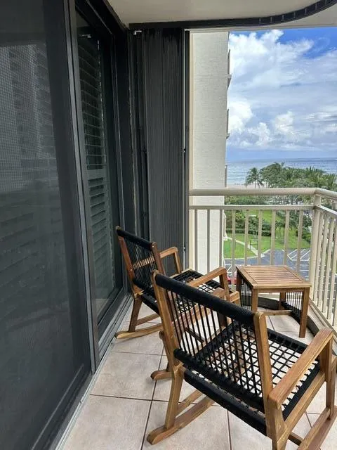 #706 Balcony