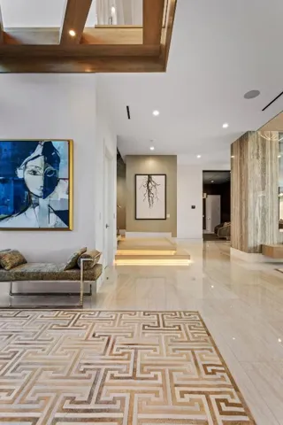 mls_FOYER_STRAIGHT_2