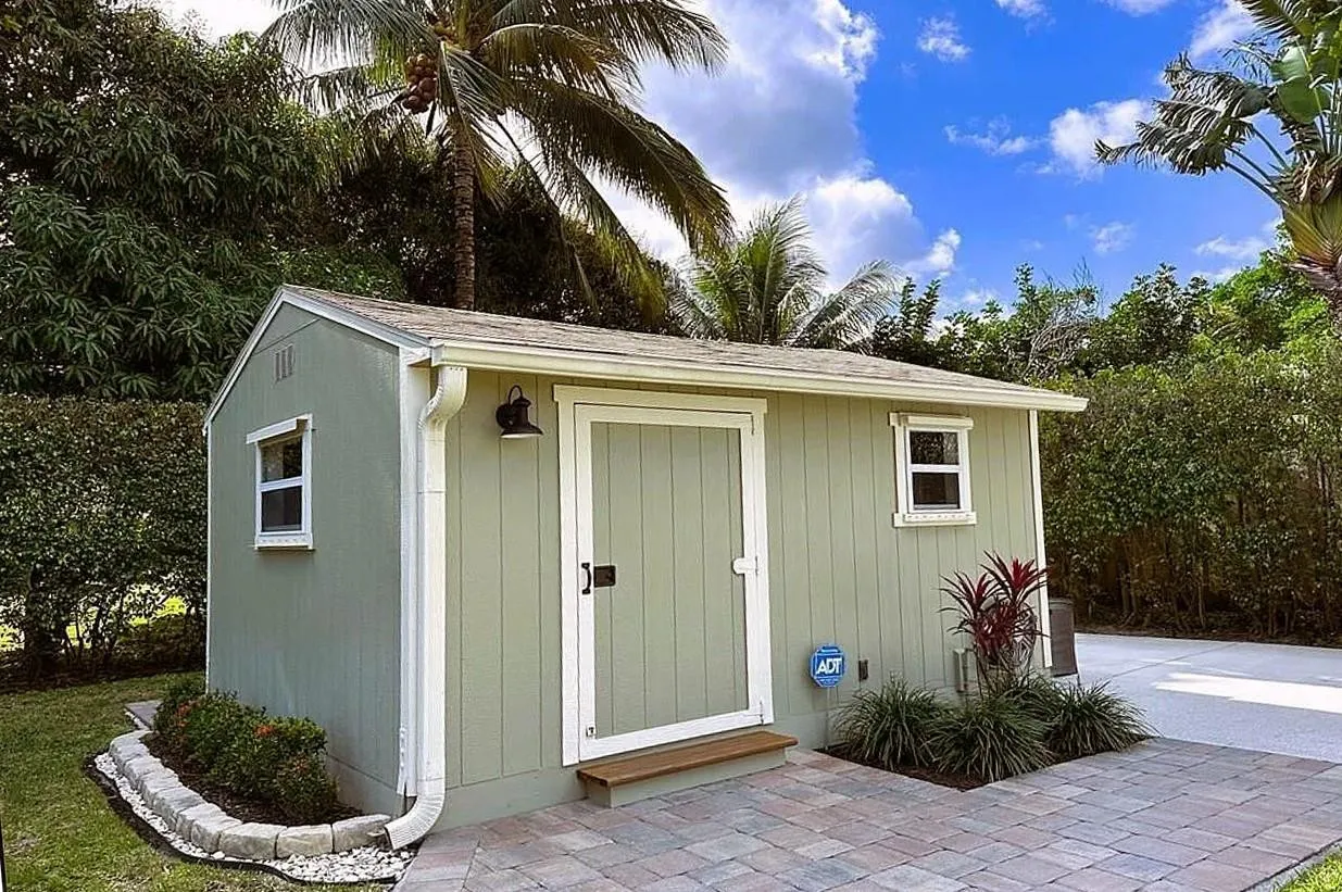 12X16 BLDG/SHED UNDER A/C