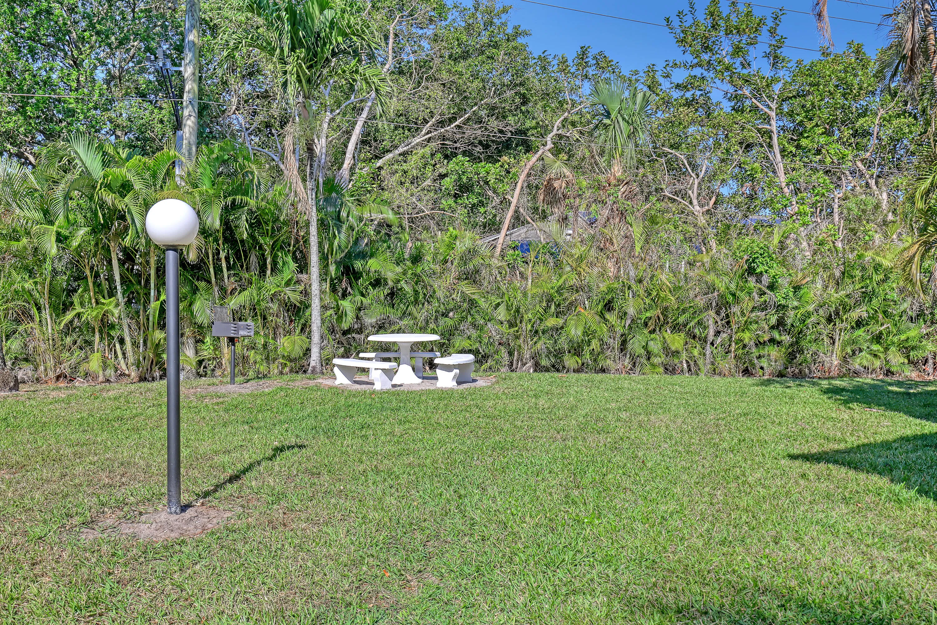 436 Pine Glen #C2 (27)