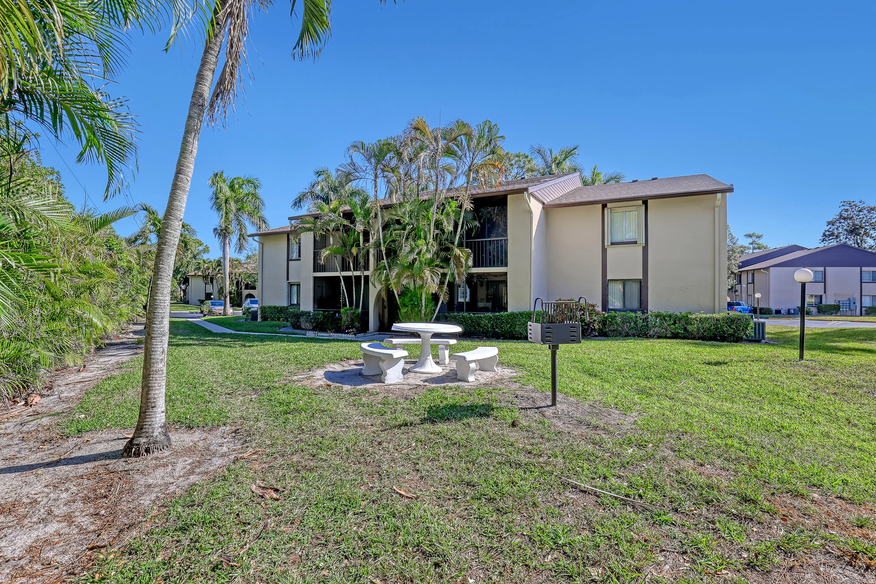 436 Pine Glen #C2 (28)