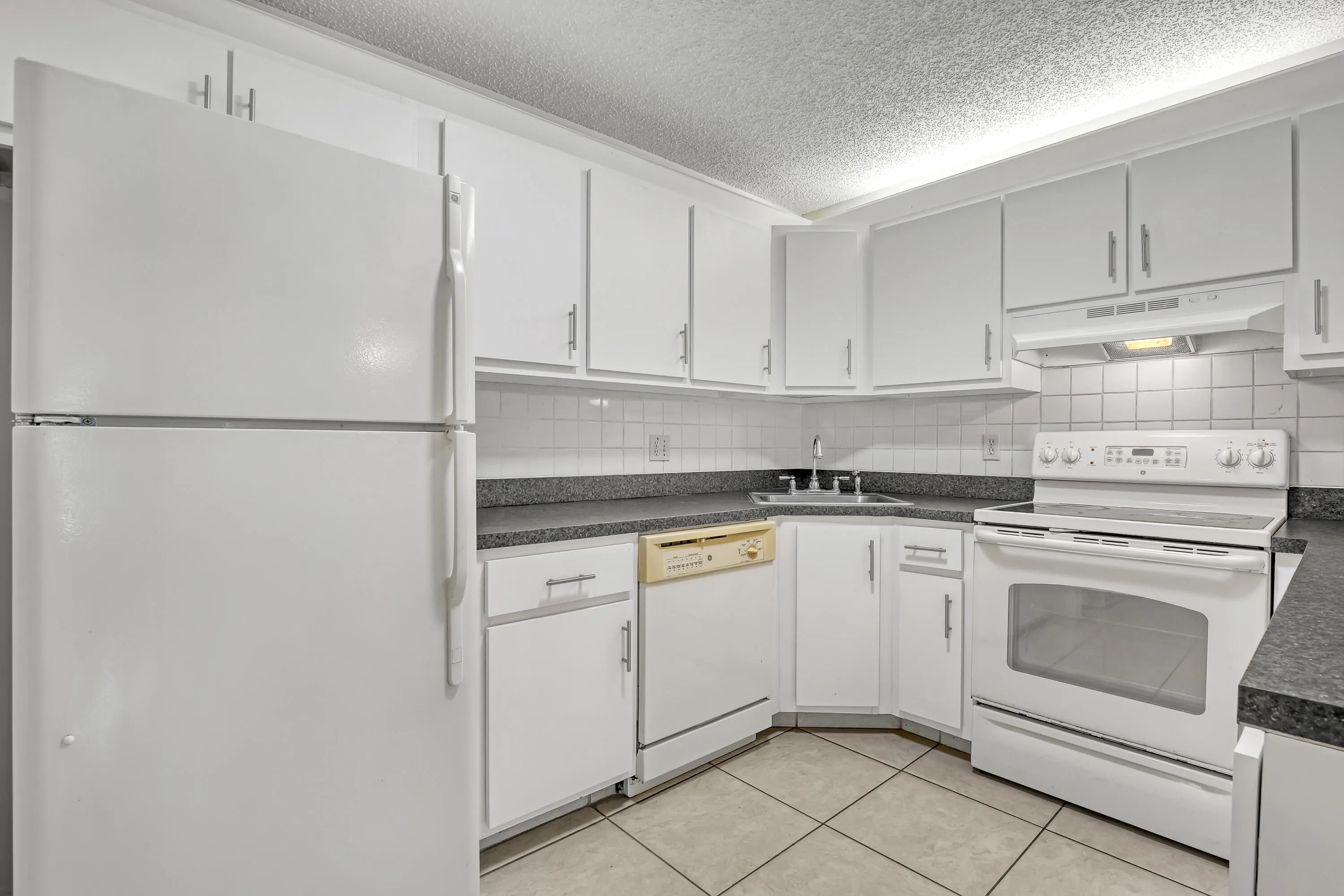 436 Pine Glen #C2 (14)
