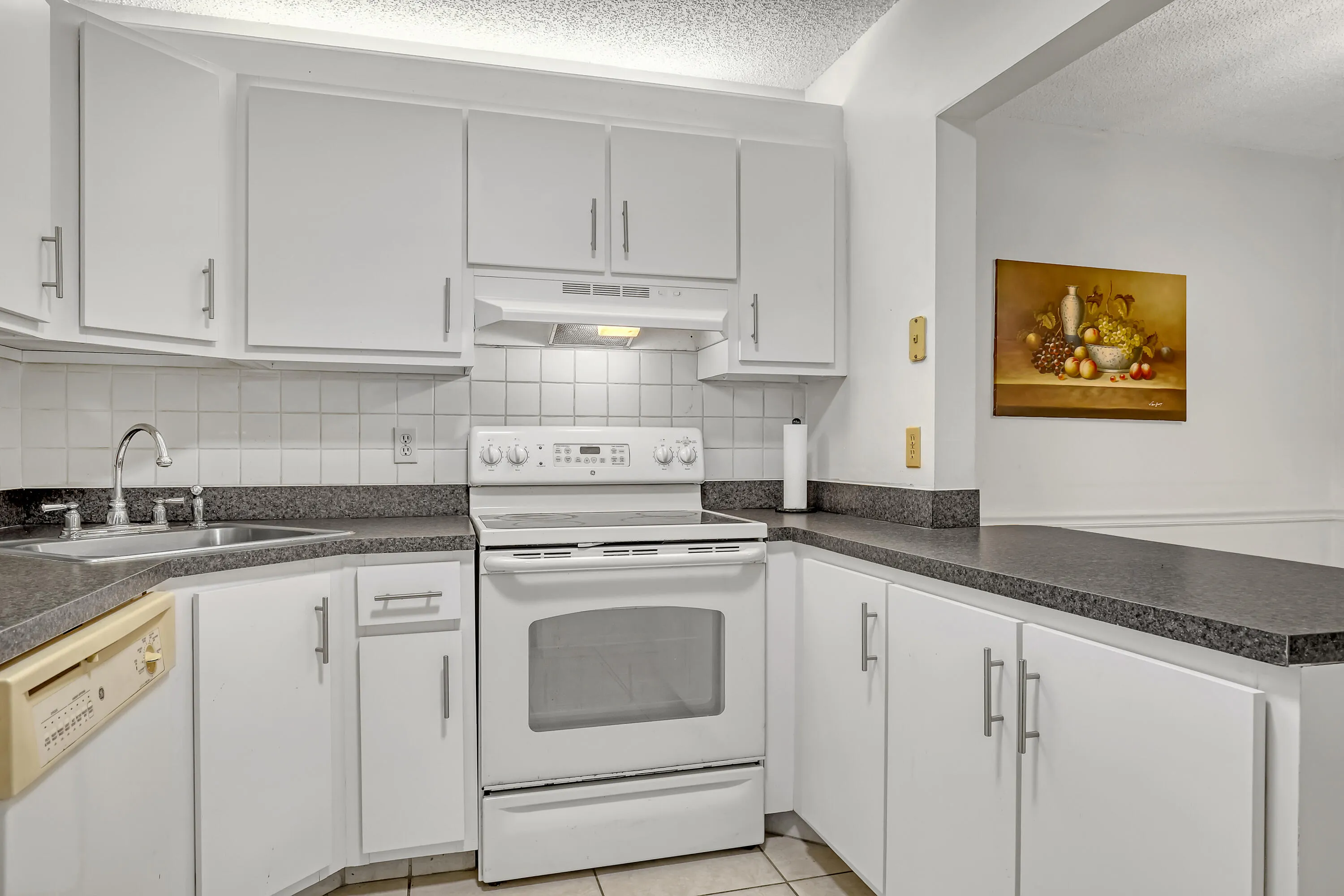 436 Pine Glen #C2 (15)