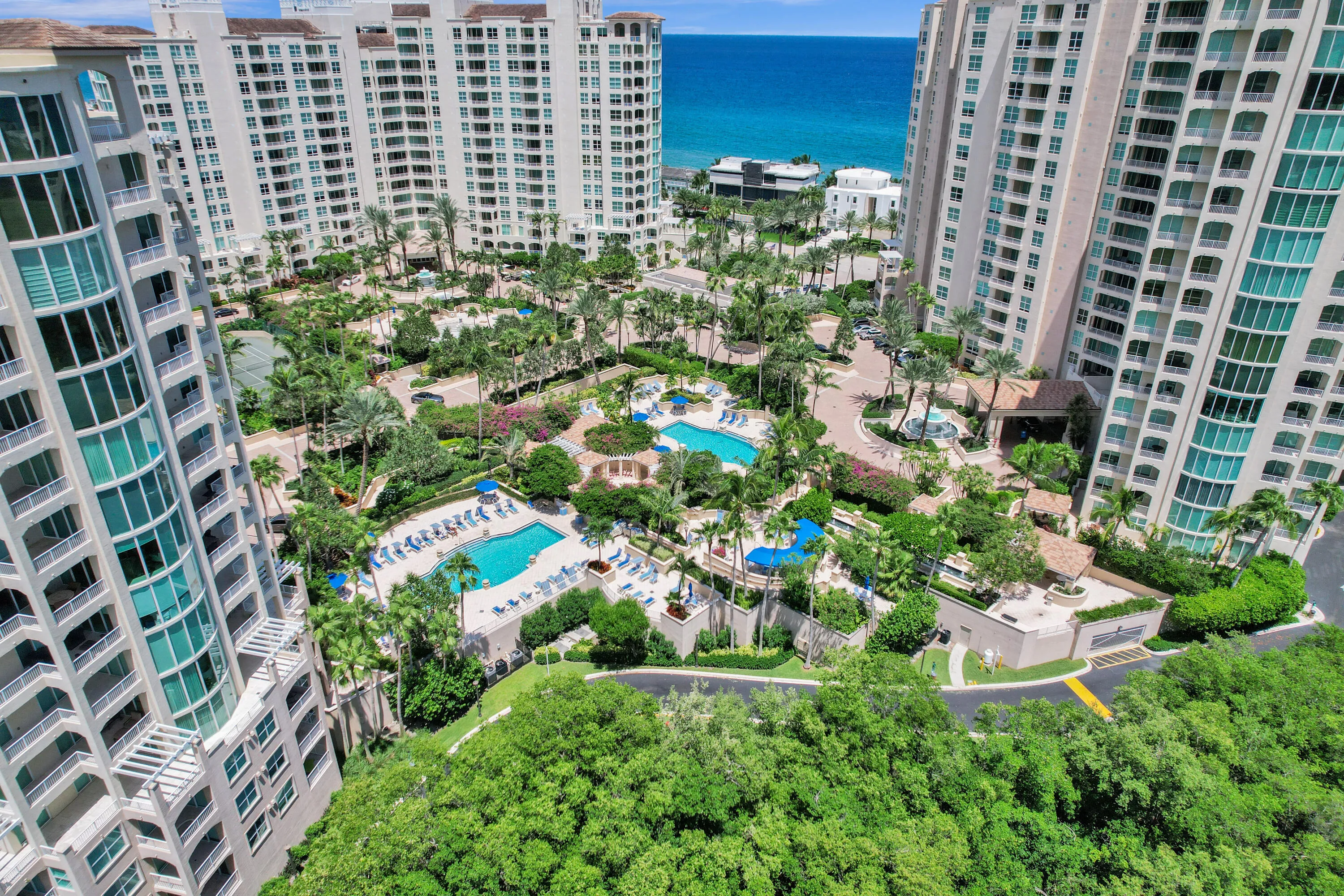 SPECTACULAR GROUNDS