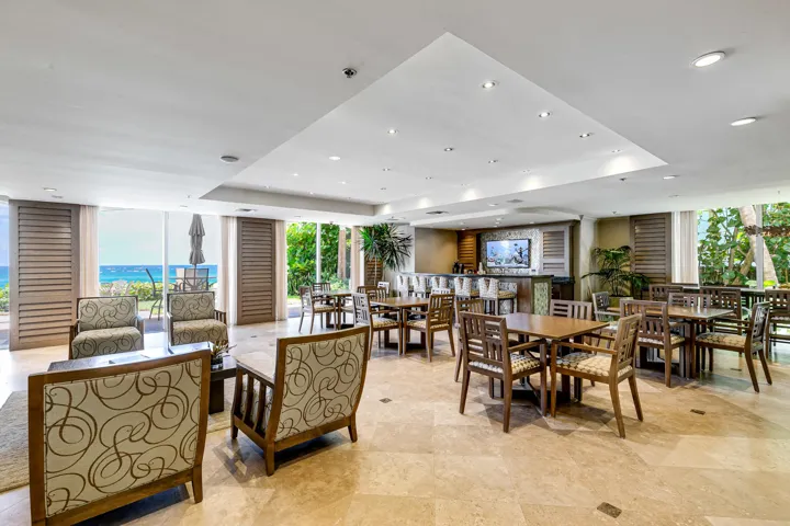 BEACH CLUB