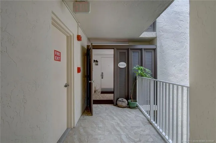 Entryway to Front Door