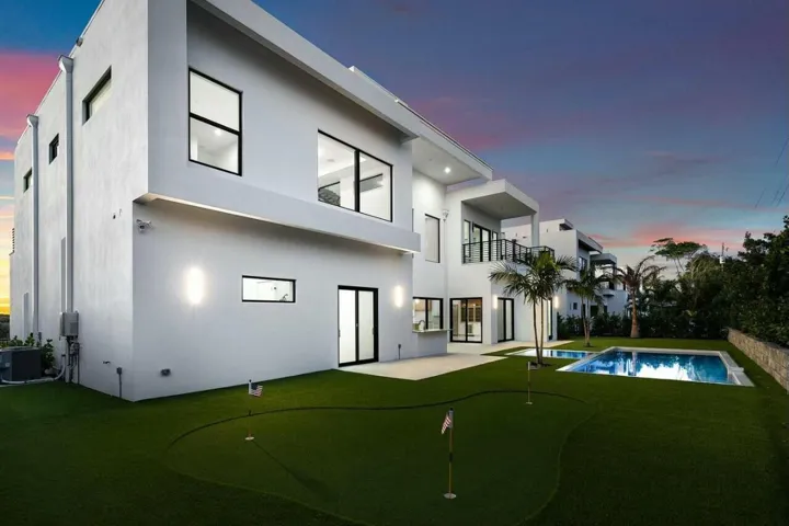 TWILIGHT BACKYARD