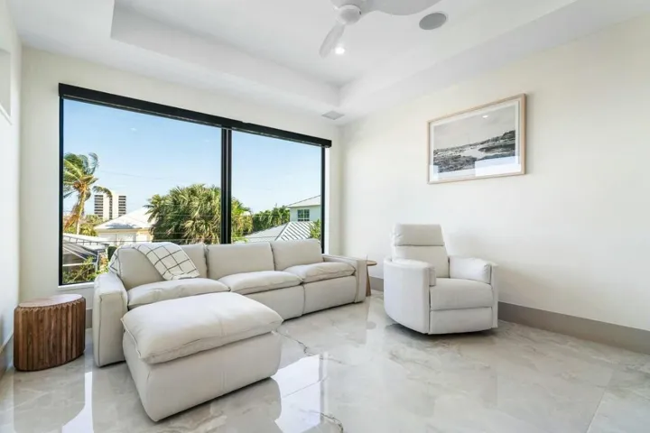 MODEL HOME FURNISHED