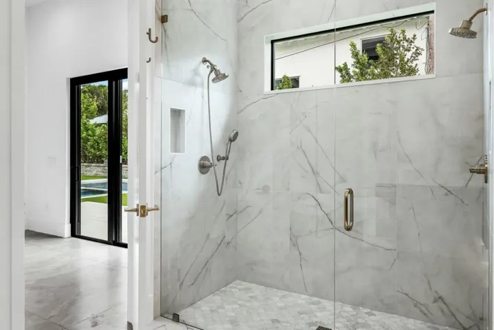 MASTER MAIN LEVEL ENSUITE