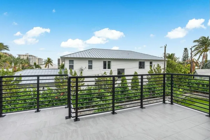 UPSTAIRS MASTER TERRACE