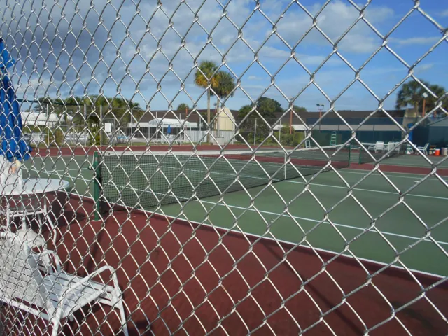 CLUBHSE B TENNIS COURTS