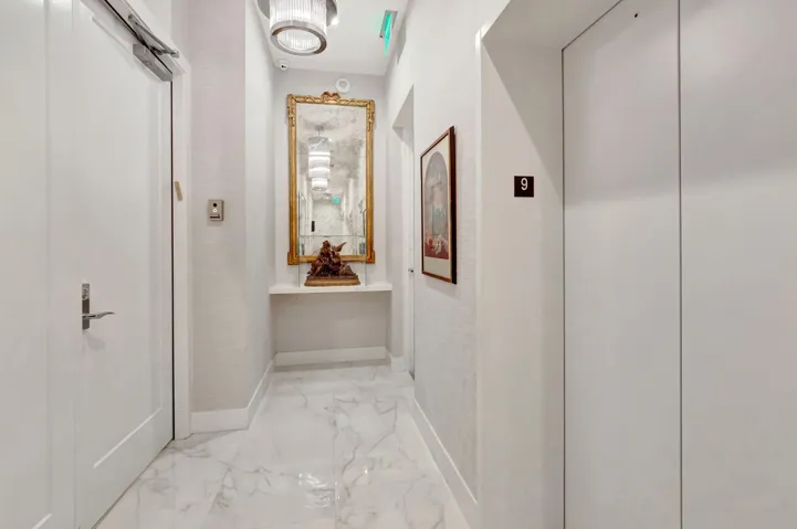 Private Foyer
