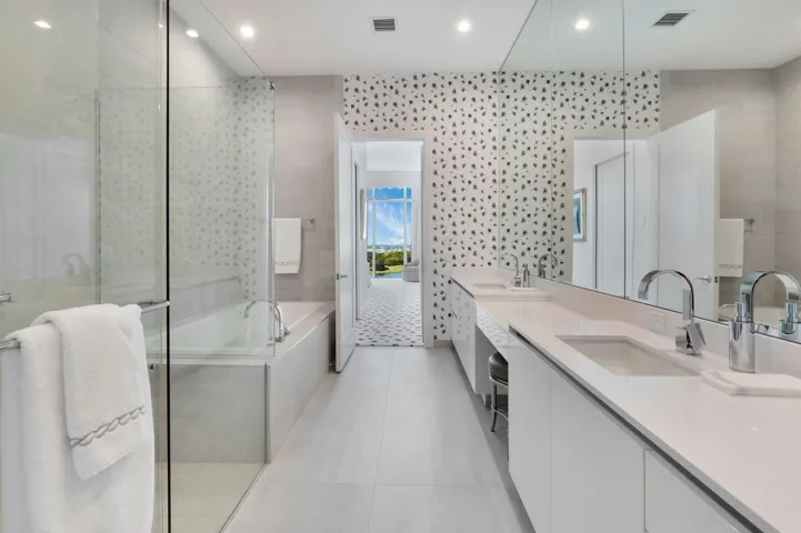 Guest Bathroom 2