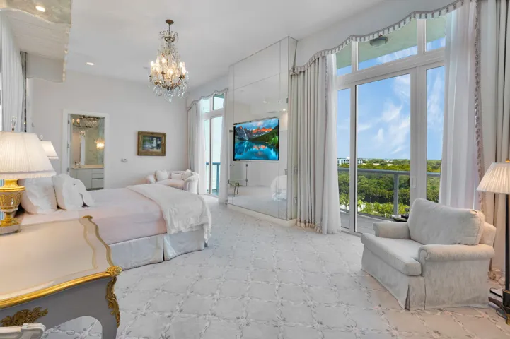 Primary Suite with 25' Private Terrace