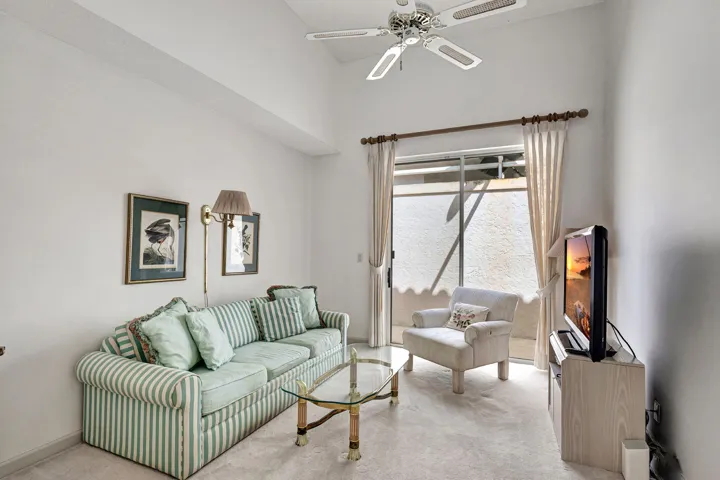 Guest Bedroom/Den