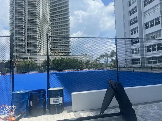 Tennis court (AR)