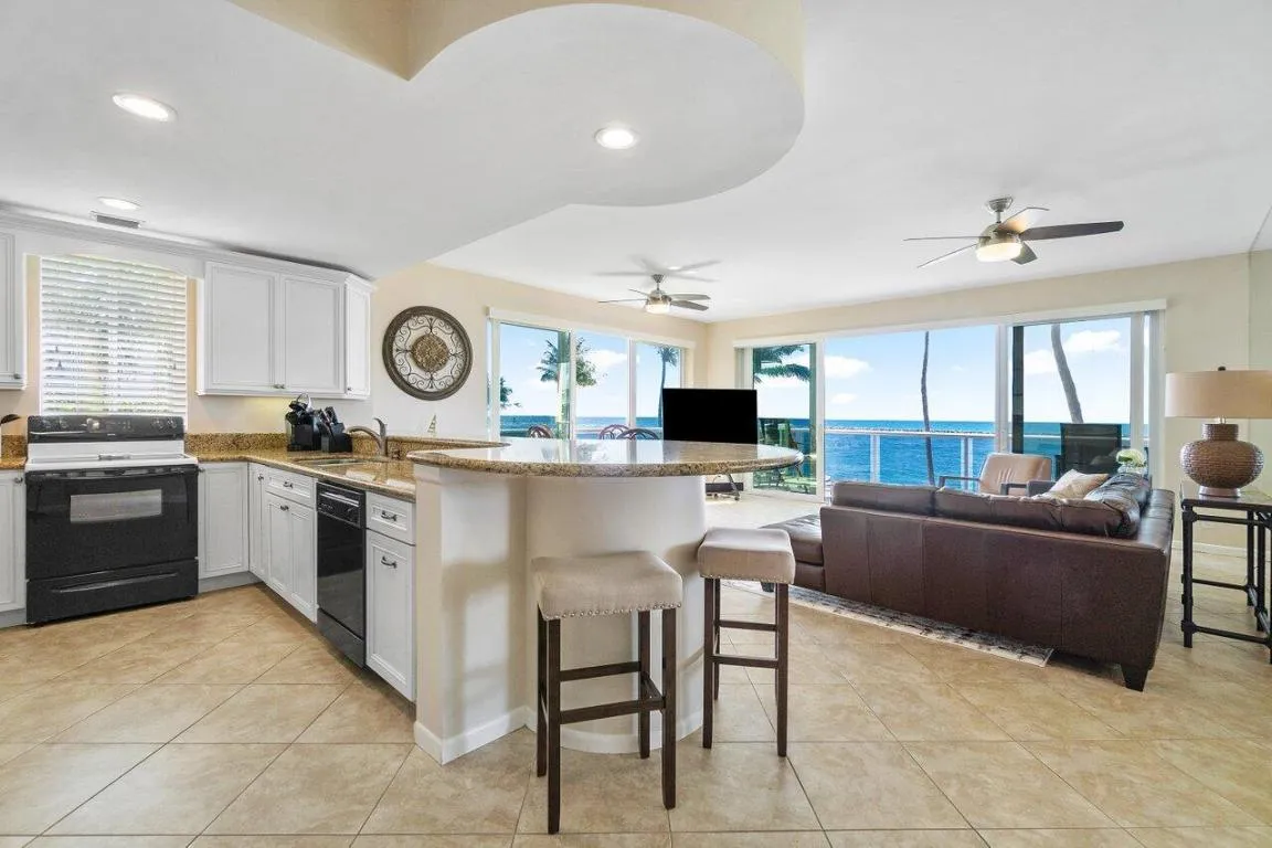 002-120InletWay-204-PalmBeachShores-FL-3