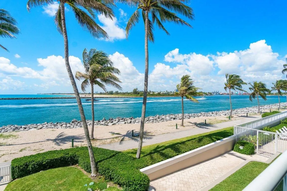 027-120InletWay-204-PalmBeachShores-FL-3