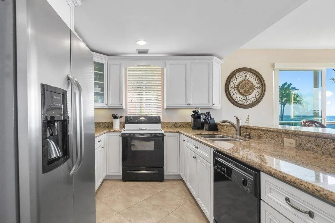 011-120InletWay-204-PalmBeachShores-FL-3