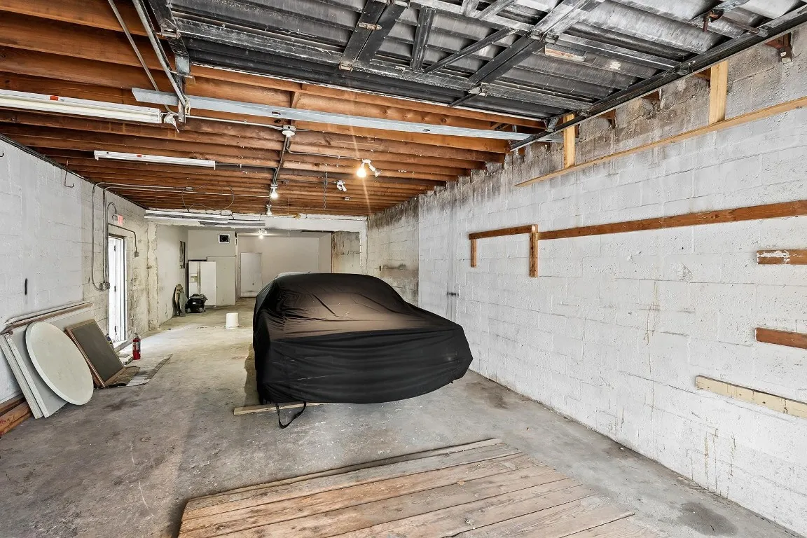 Property photo 35
