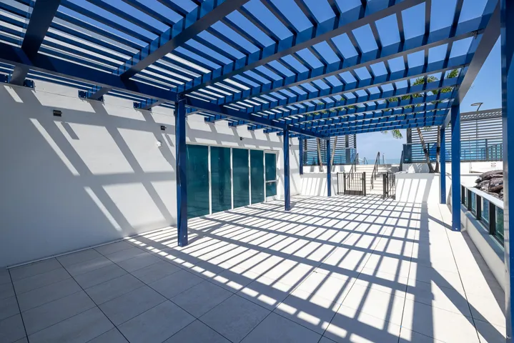 18-Caretta Rooftop Lounge (2)
