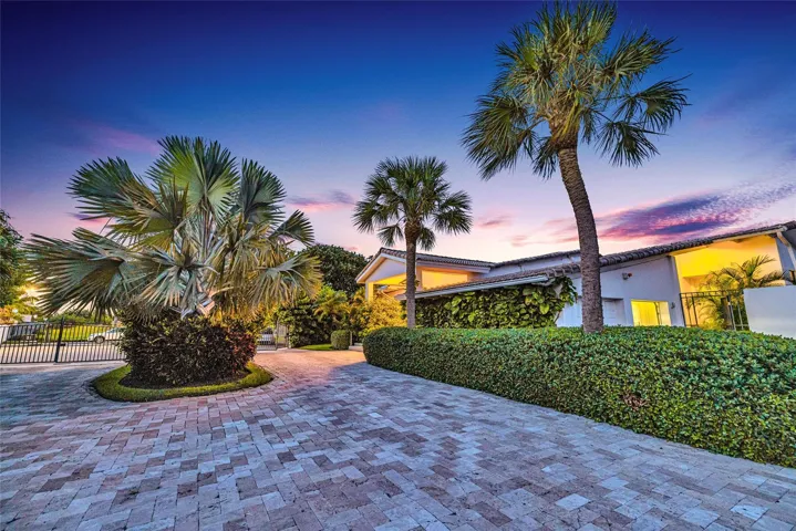 Gated Circular​​‌​​​​‌​​‌‌​‌‌​​​‌‌​‌​‌​‌​​​‌​​ Driveway