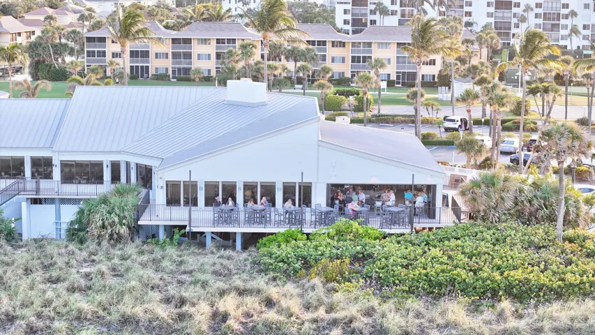 Oceanfront Dining