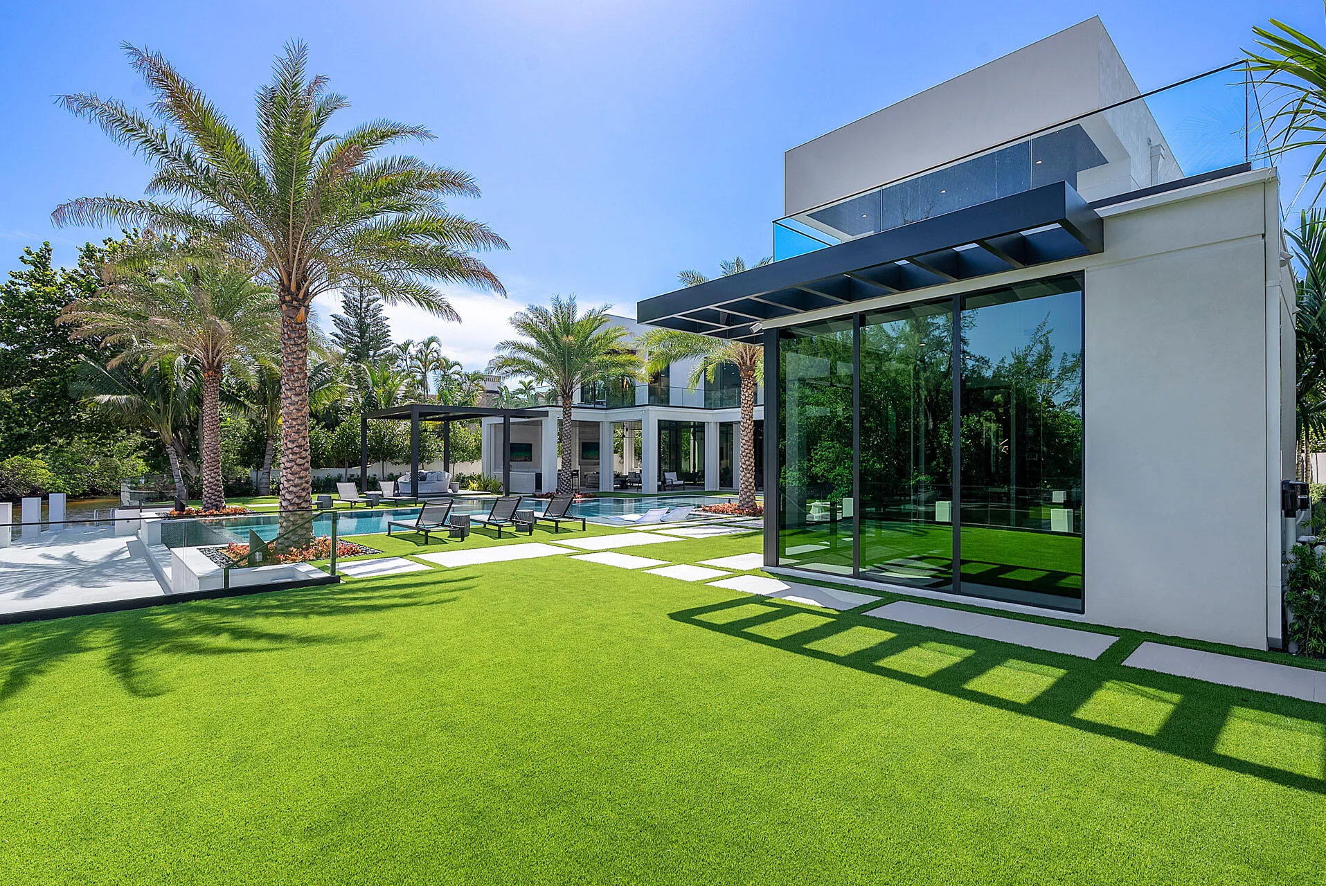 372_Alexander_Palm_Road_09
