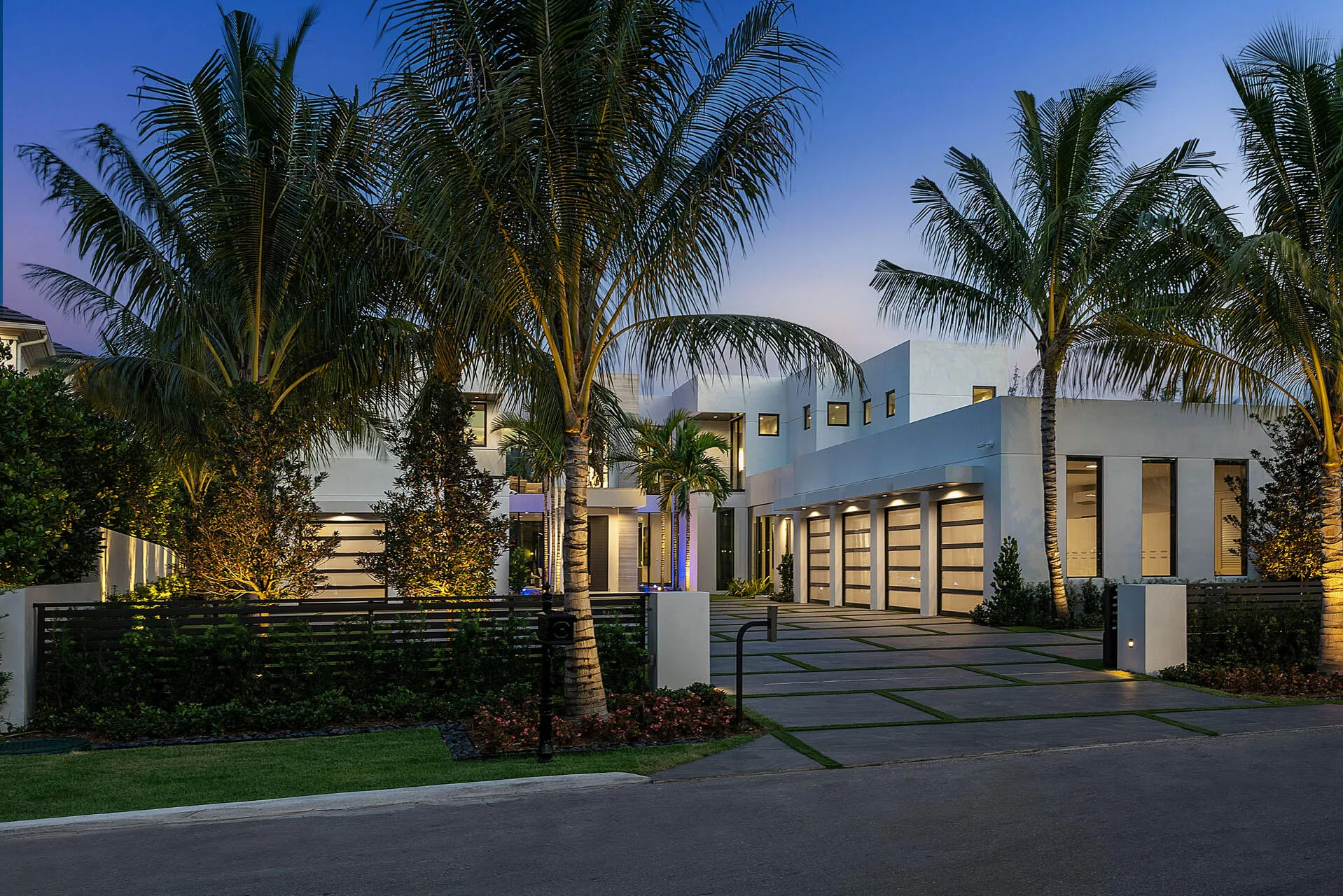 372_Alexander_Palm_Road_Dusk_01