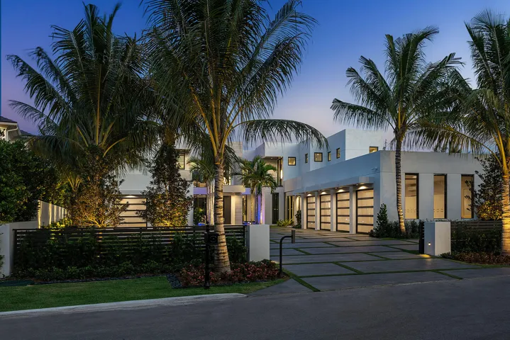 372_Alexander_Palm_Road_Dusk_01