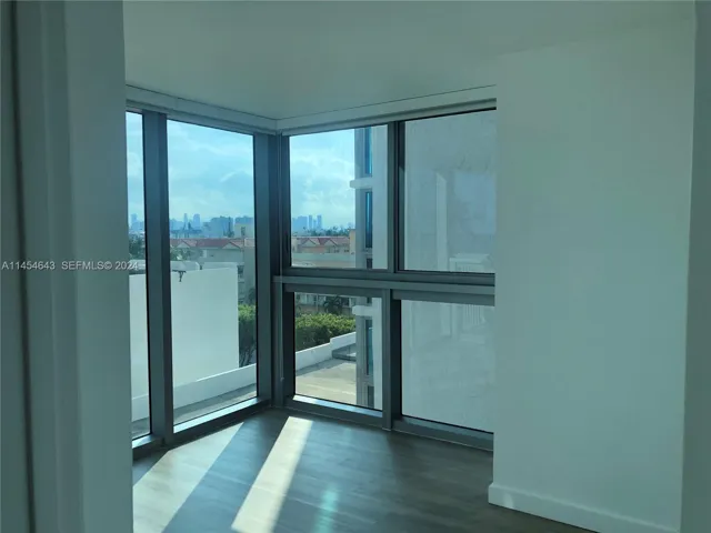 2nd bedroom with city view