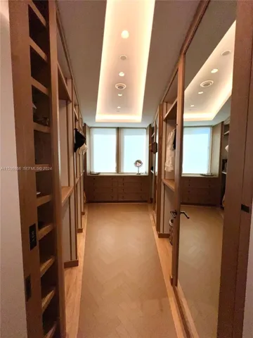 Hers Closet